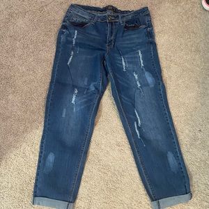 L&B brand never worn, jeans. Bought at a boutique and couldn’t return.